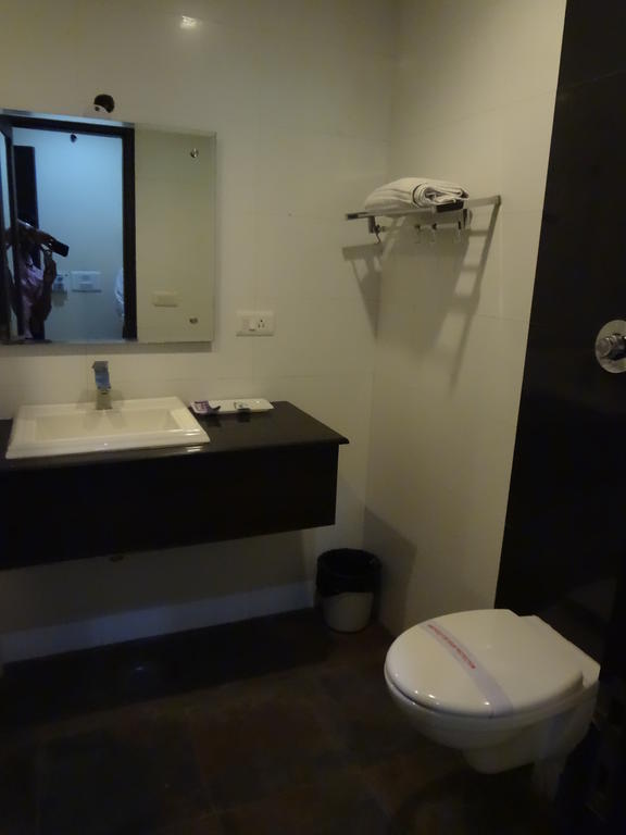 Hotel Siam International Delhi  Exterior photo