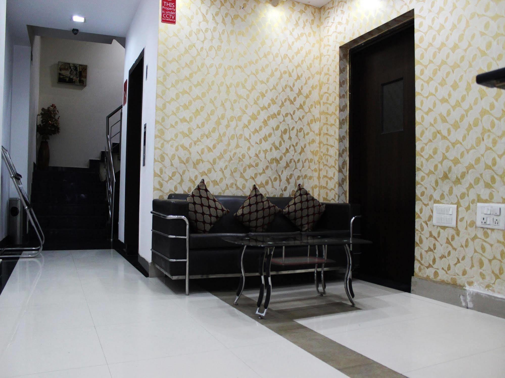 Hotel Siam International Delhi  Exterior photo